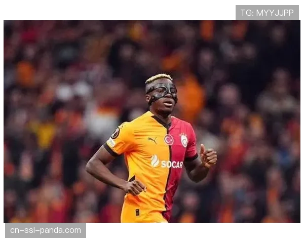 奥斯梅恩接受专访谈未来：“我在那不勒斯很开心，但足球世界一切皆有可能”